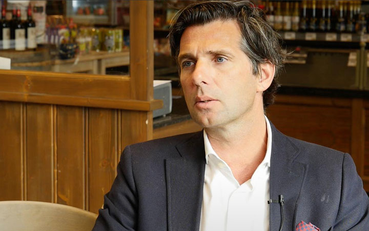 Delitraiteur, Trafic en Hairdis ontplooien CustoCentrix